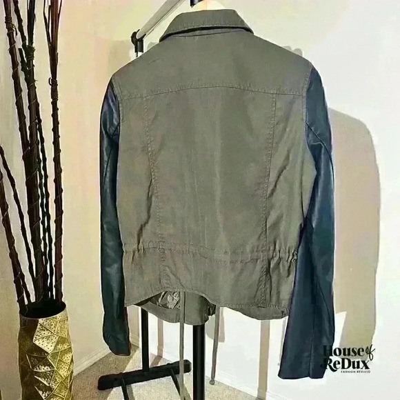 American Eagle Outfitters Quilted Army Green Jacket - Picture 3 of 4